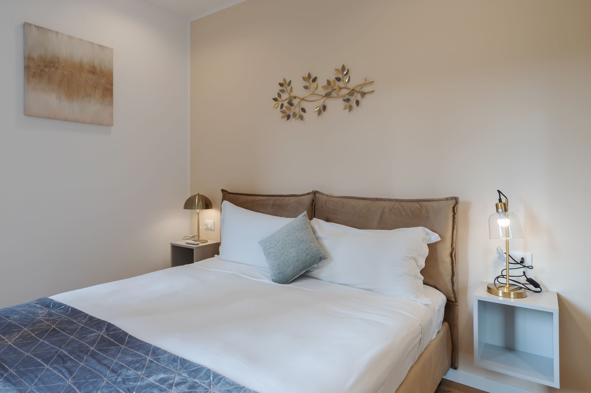 VOLTURNO SMALL, EXCLUSIVE, APARTMENT, VIA VOLTURNO 31