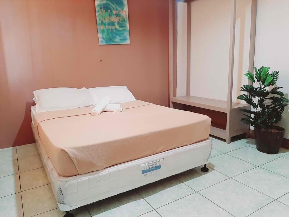 STANDARD, QUEEN BED, SEA VIEW