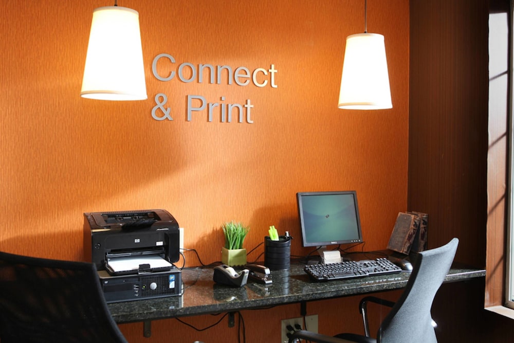 Fairfield Inn Suites By Marriott Cincinnati Eastgate 17/18