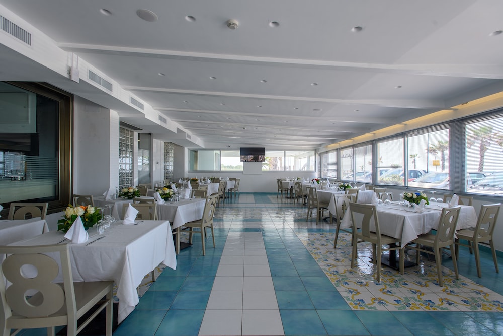 Ancora Hotel 43/72