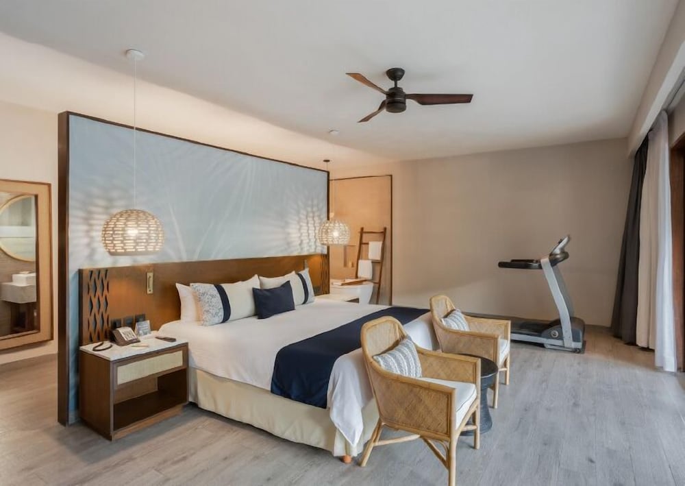 Swim Out, Allure, Junior Suite, King Bed, Adult Only