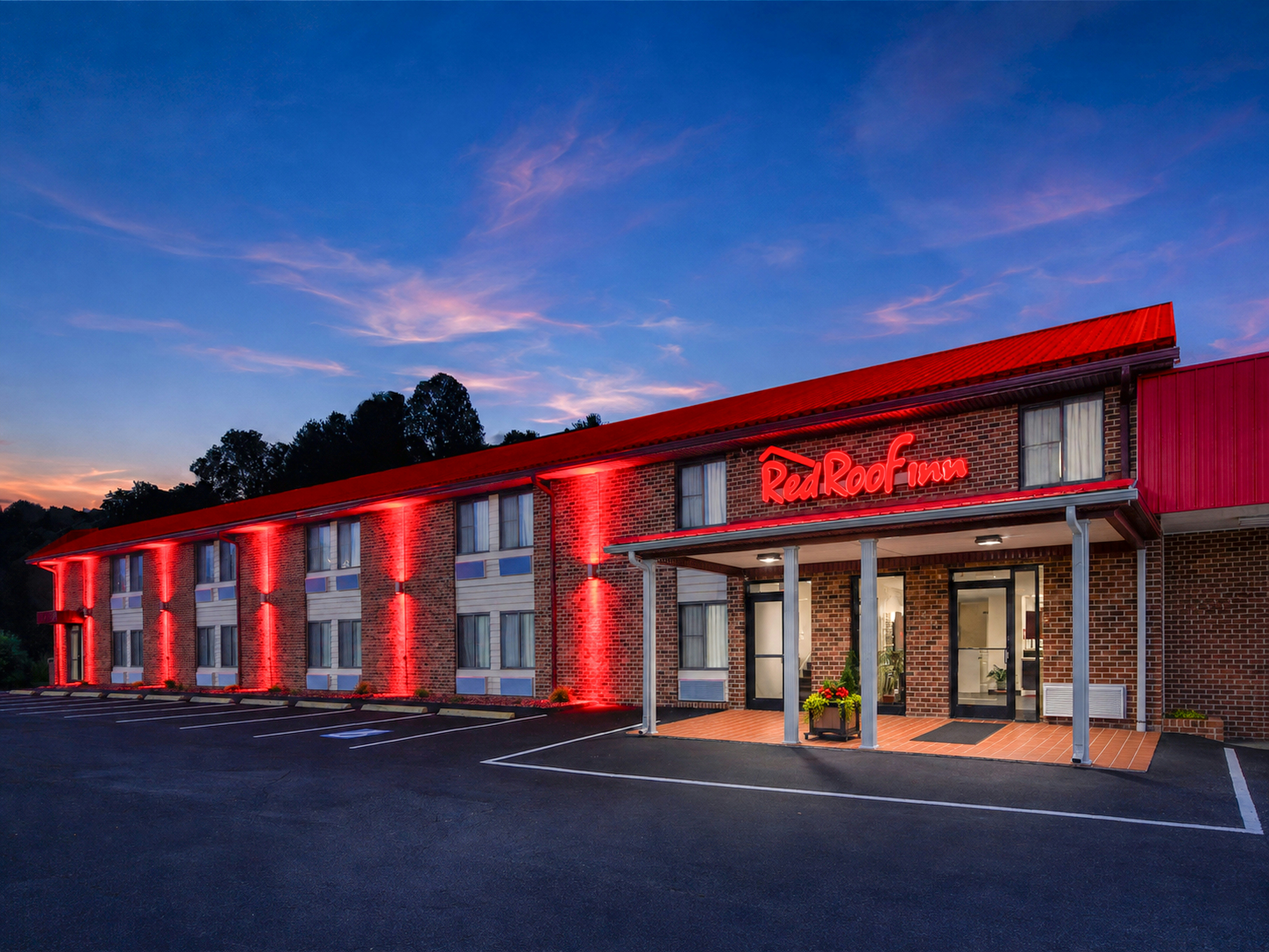 Red Roof Inn Hillsville 8/53