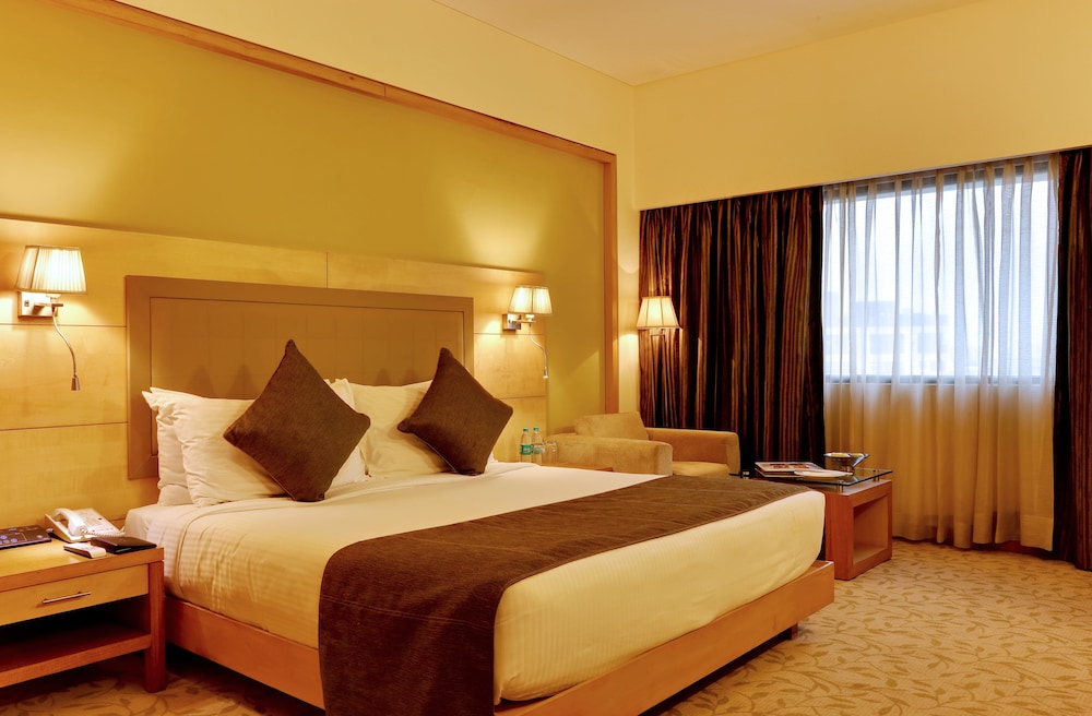 The Suryaa New Delhi 11/51
