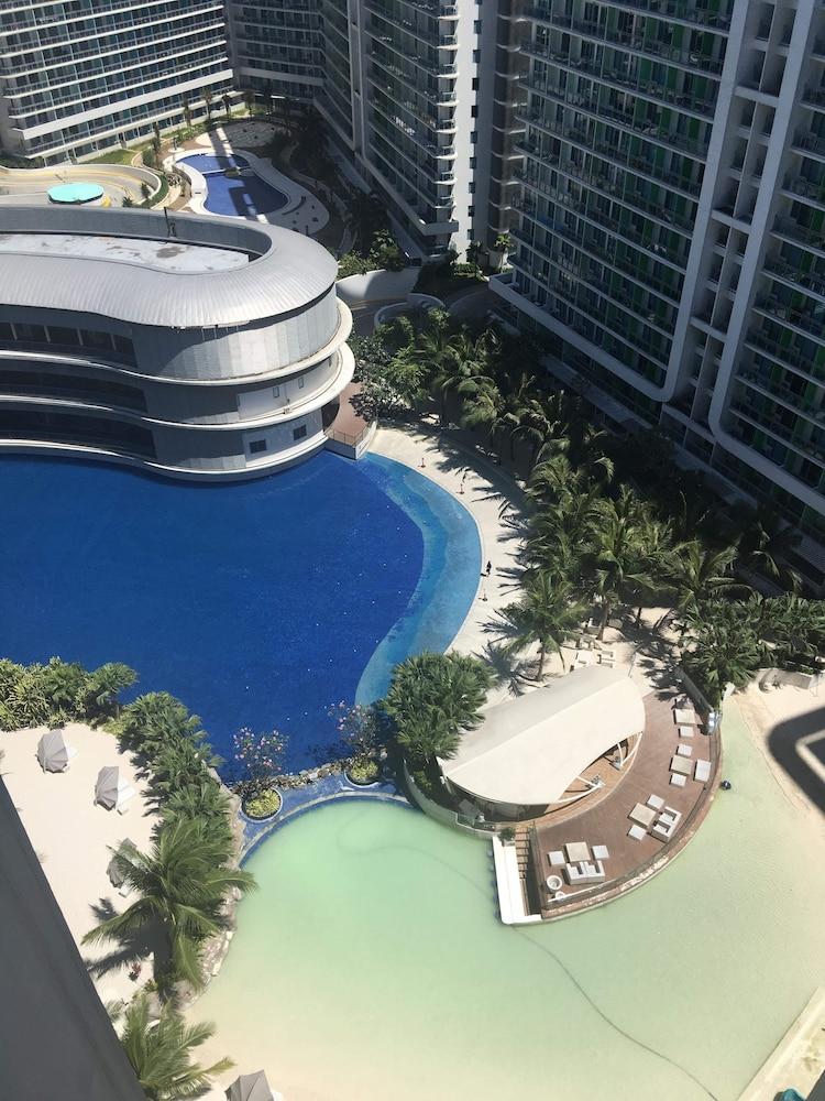 Azure Residences Condominium Daily Rental 12/13