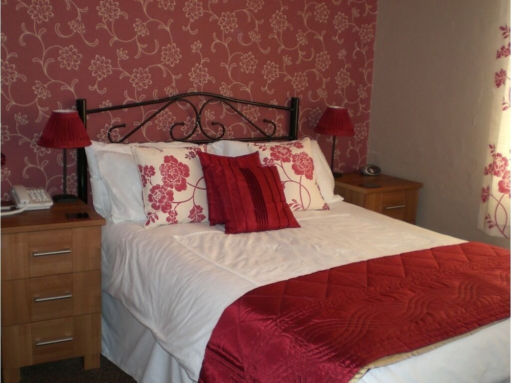 Solway Lodge Hotel 8/38