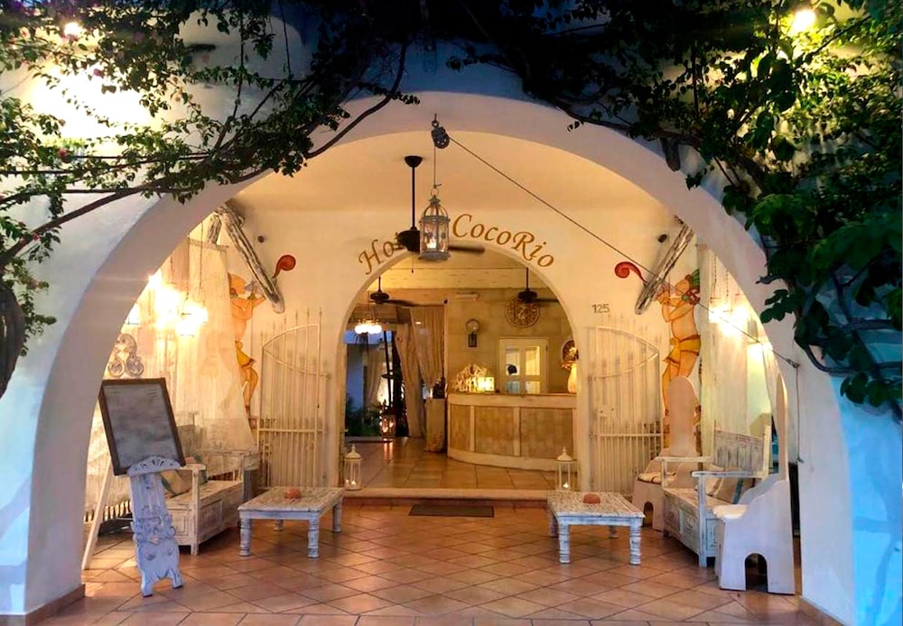Coco Rio Hotel 3/50