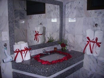 Hotel Lago Azul 34/35