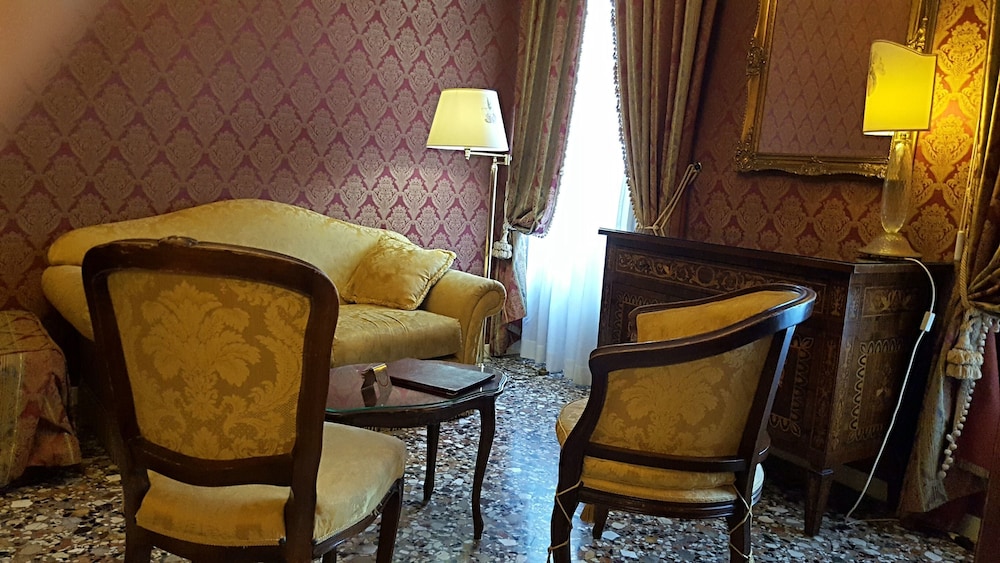 Casa Pisani Canal 46/66