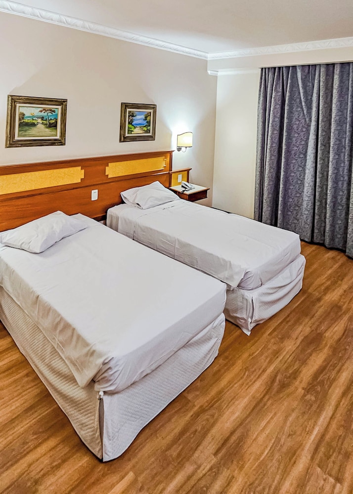 غرفة قياسية بسريرين منفصلين، Euro Suite Campinas by Nacional Inn 2/10