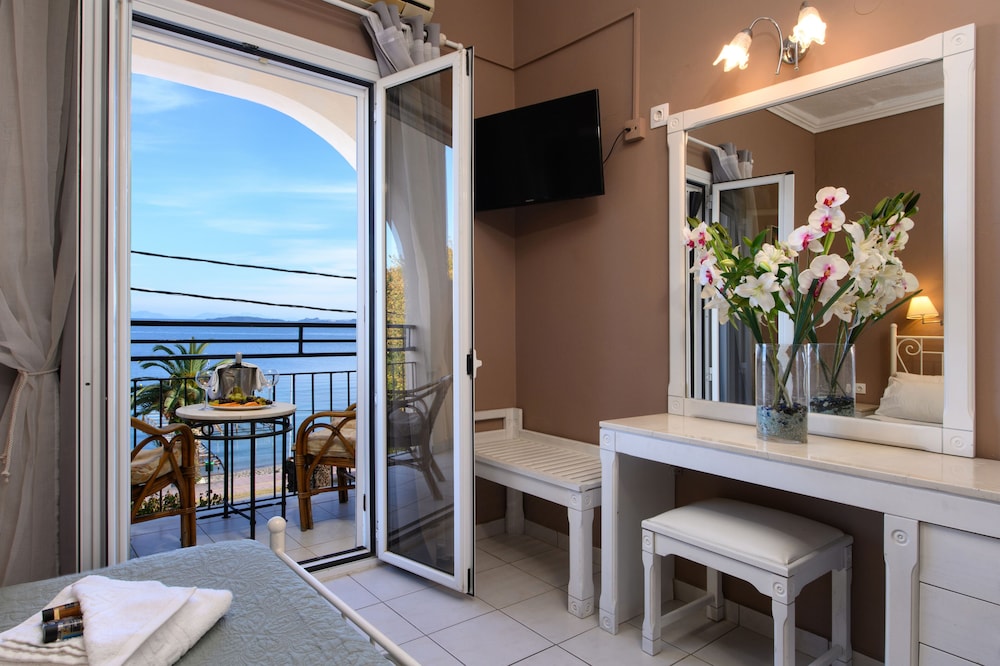 Ipsos Di Mare - Adults Only 26/41