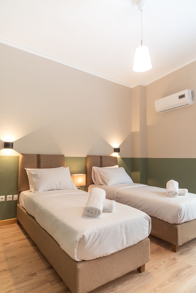 COMFORT, DOUBLE OR TWIN BED, CITY VIEW