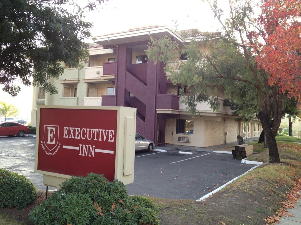 Executive Inn Hotel 5/35