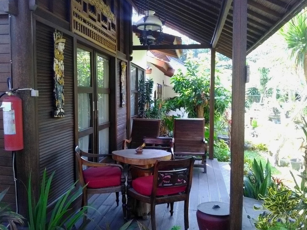 Gazebo Beach Hotel 35/50
