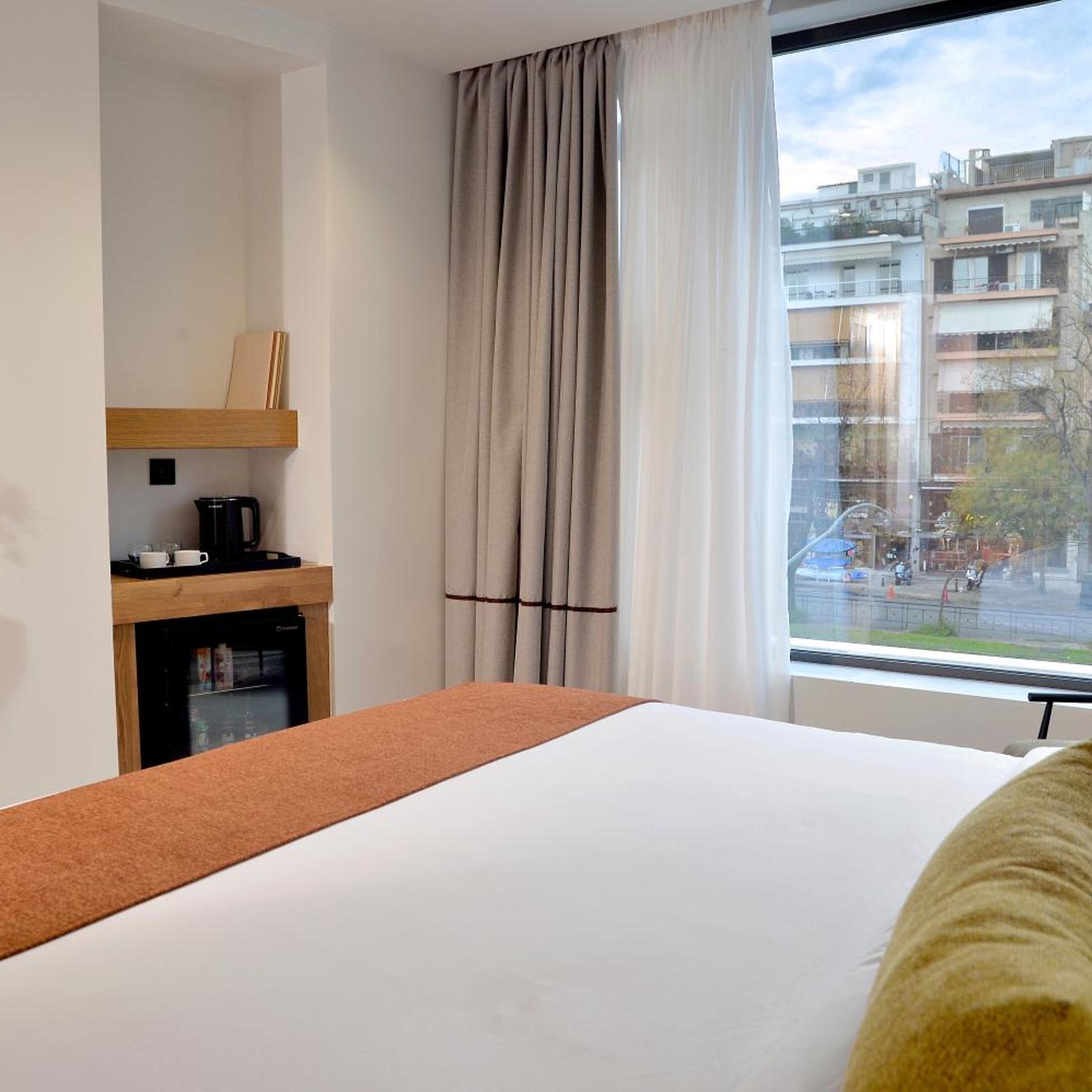 Plus, Superior, King Bed, City View