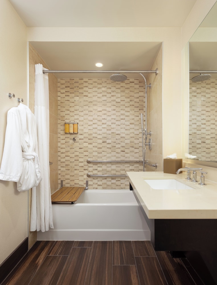 CHUMASH CASINO RESORT 33/34