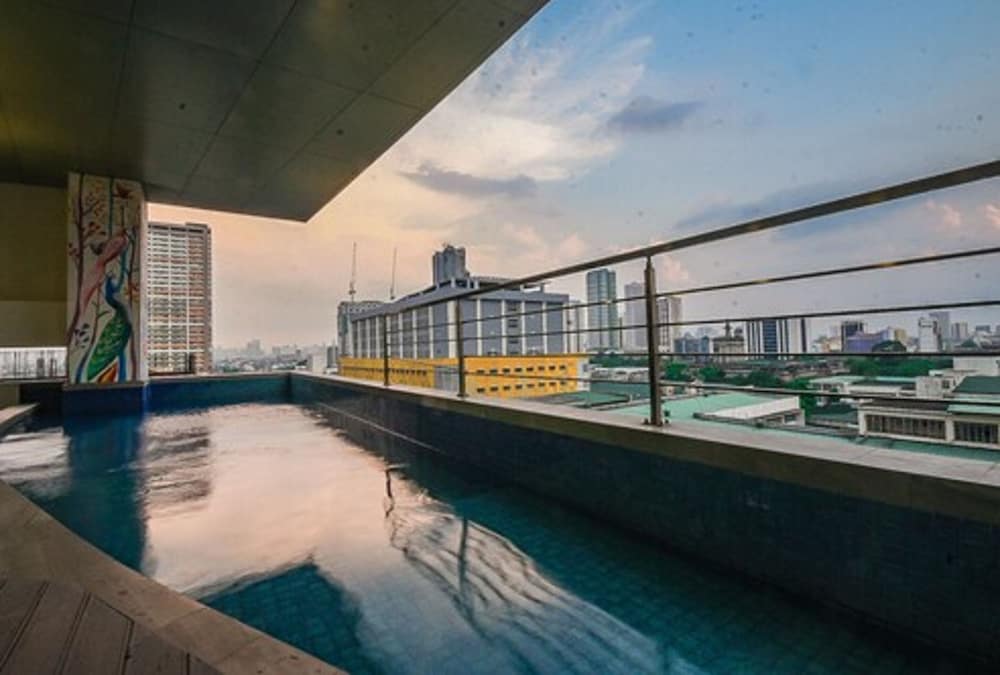 Pacific Skyloft Hotel 32/66