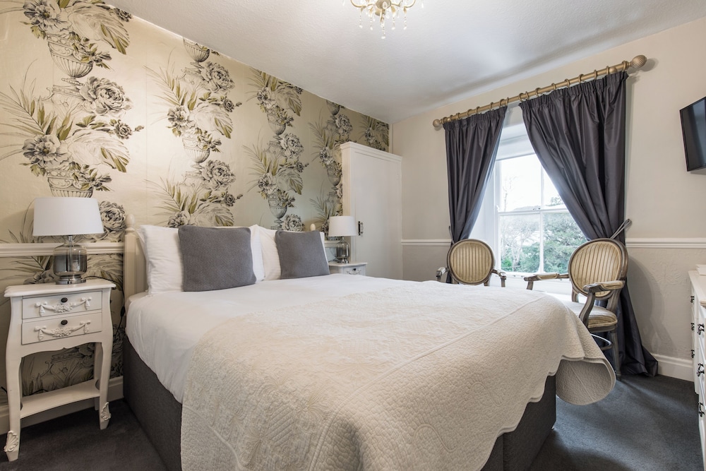 Mount Pleasant Hotel 20/50