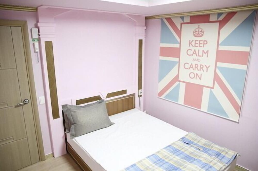 Moiri Guesthouse - Hostel 12/26
