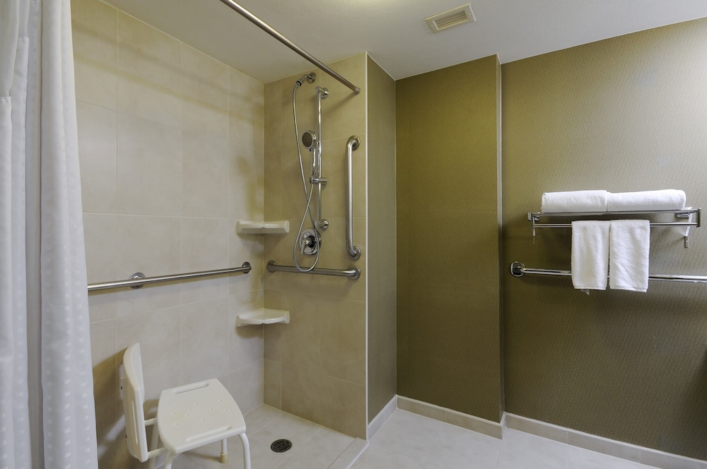 Holiday Inn Express Hotel and Suites Toluca Zona Aeropuerto 16/72
