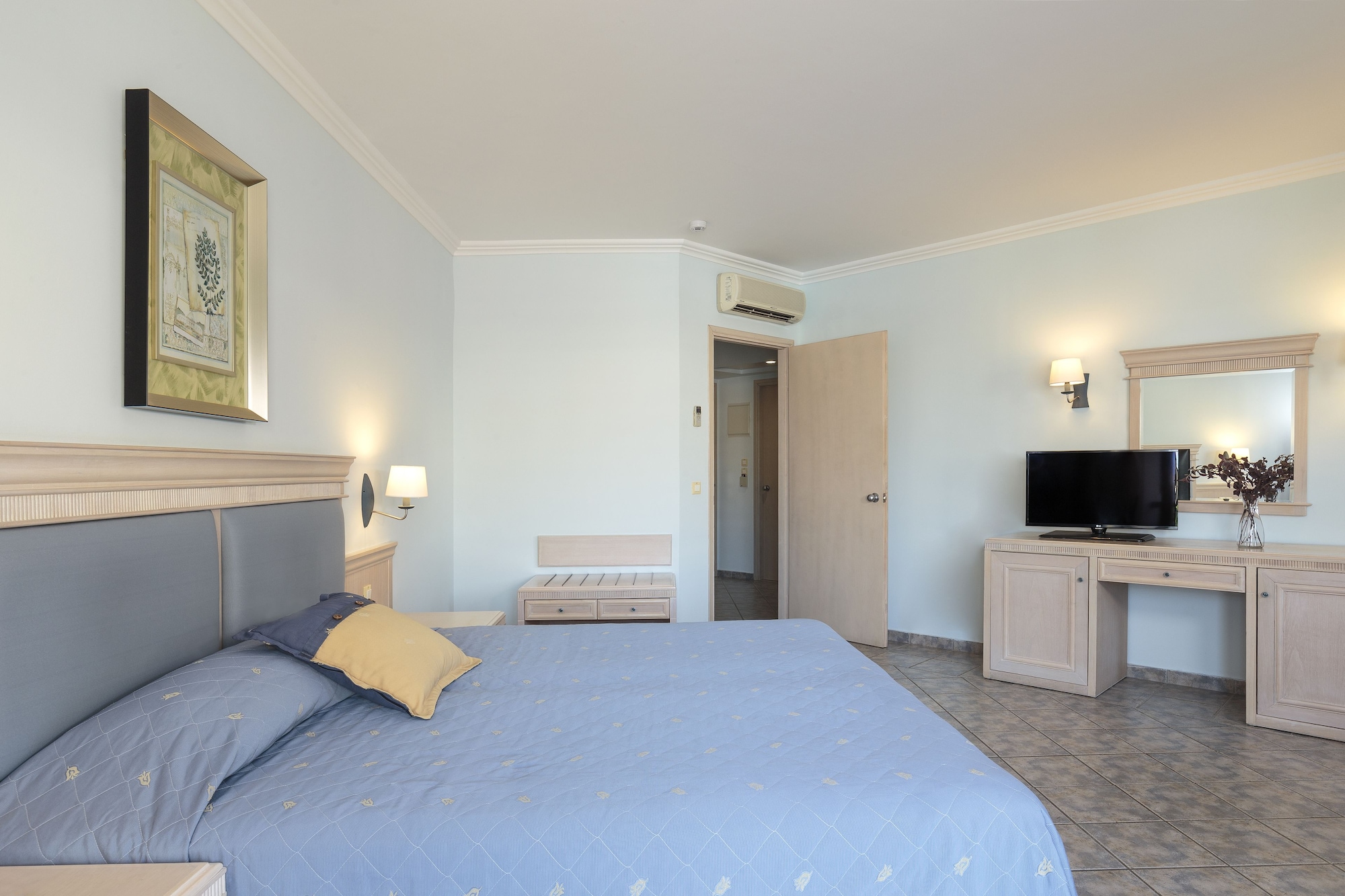 2 BEDROOMS, FAMILY SUITE, GARDEN VIEW