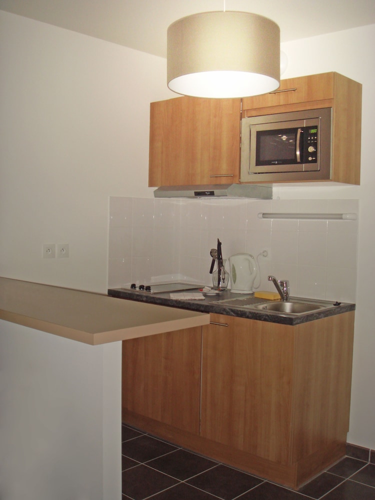 Residhome Asnieres 74/77