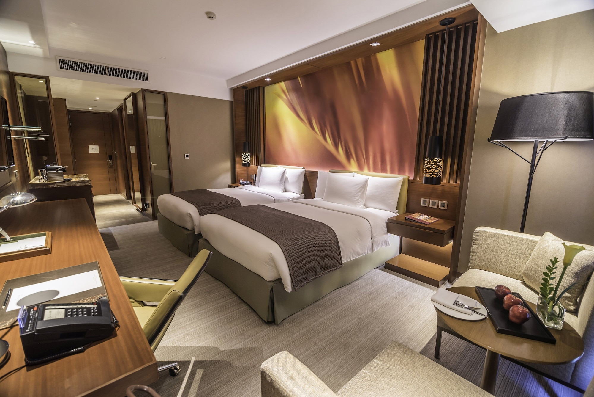 Club, 2 Double Beds, Marco Polo Ortigas Manila 4/8