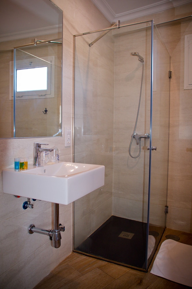 Hostal La Muralla 43/48