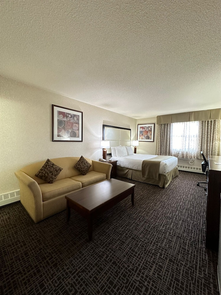 Coast Fort St John Hotel 42/64