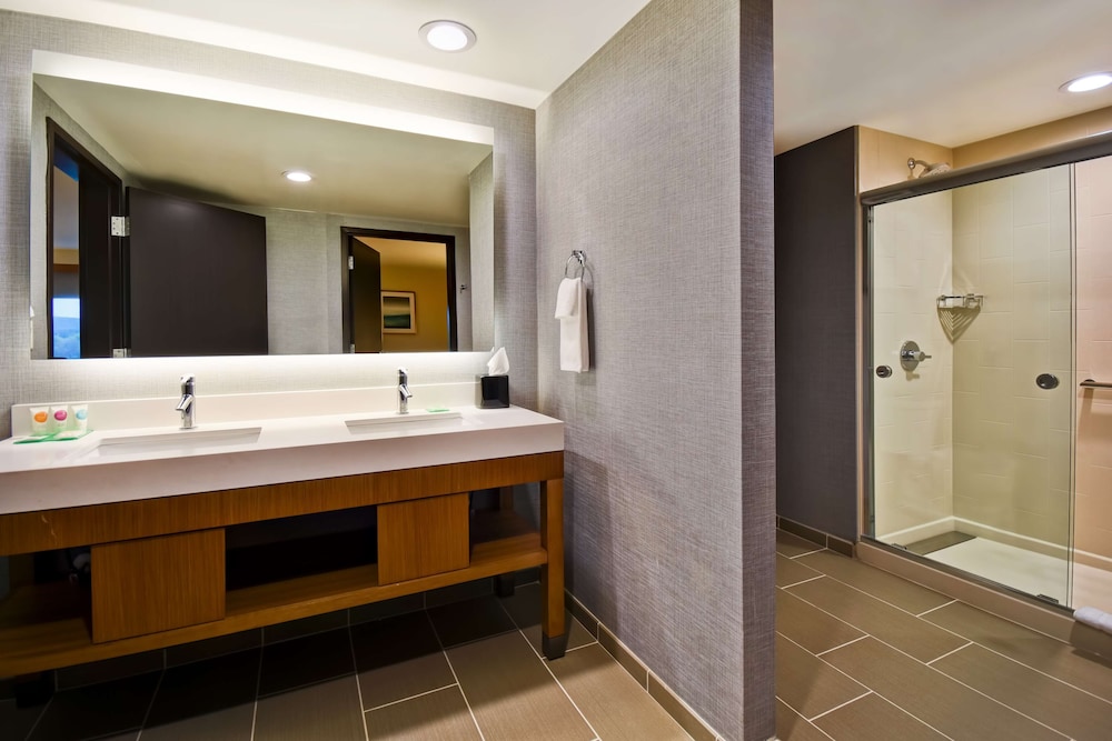 Hyatt Place Huntsville 51/53