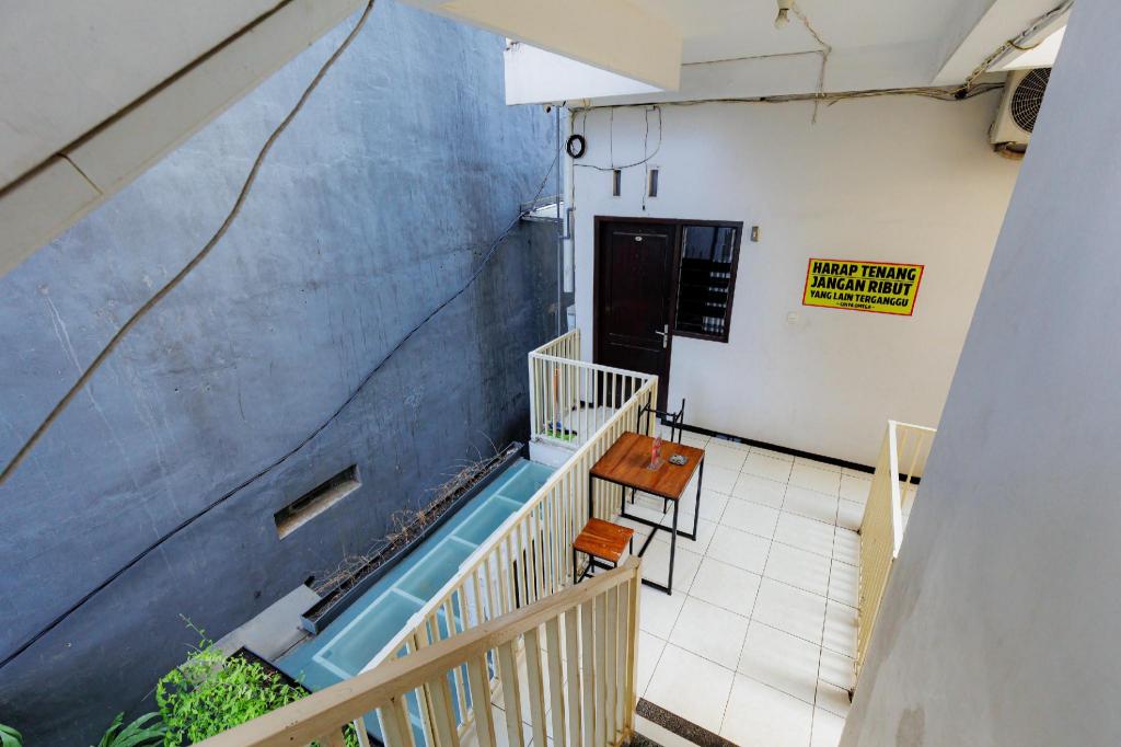 RedDoorz Plus near Malang Town Square 12/50