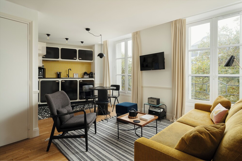 My Maison In Paris - Louvre 27/50