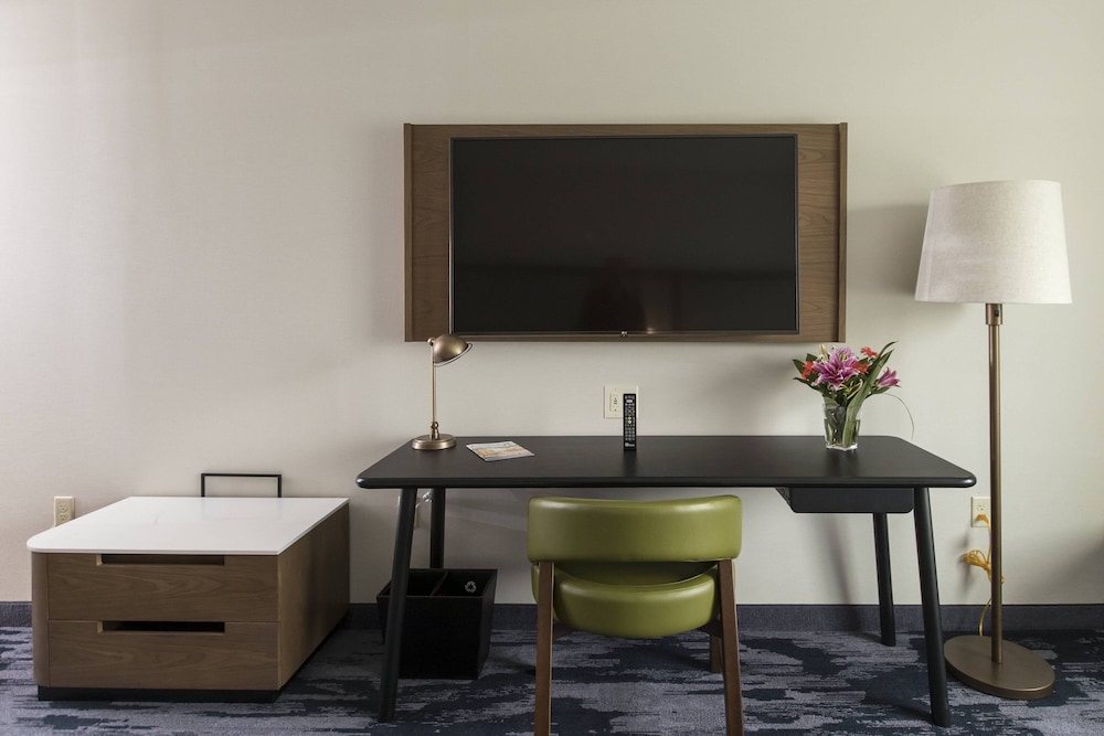 Fairfield Inn Suites Philadelphia Valley Forge Great Valley 52/60