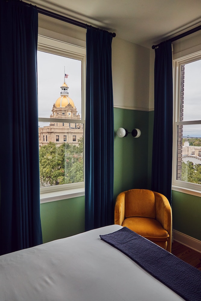 The Drayton Hotel Savannah, Curio Collection by Hilton 16/51