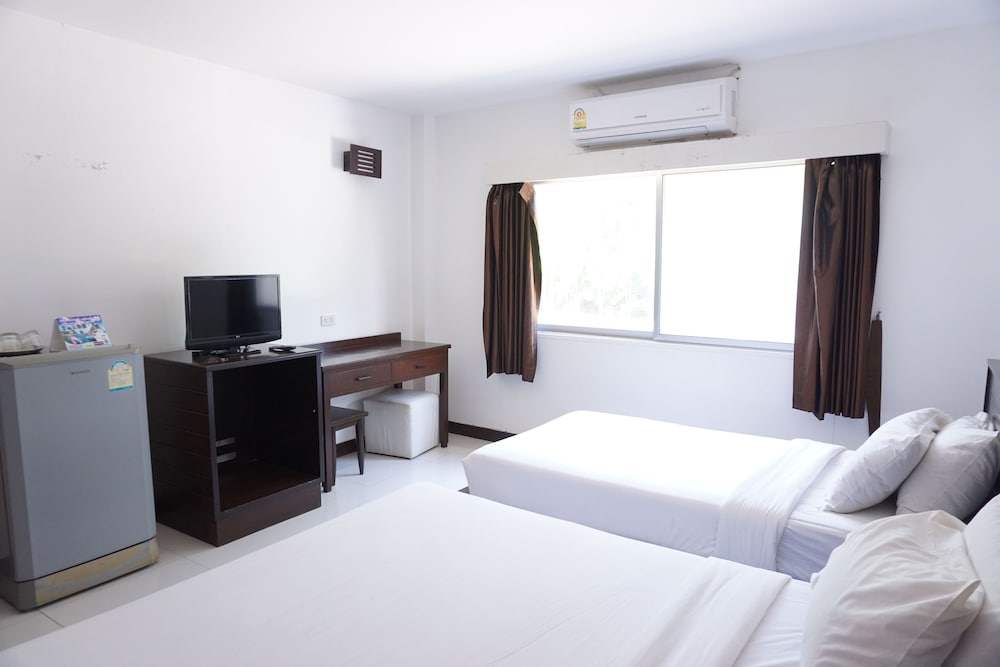 SRI CHUMPHON HOTEL 15/35