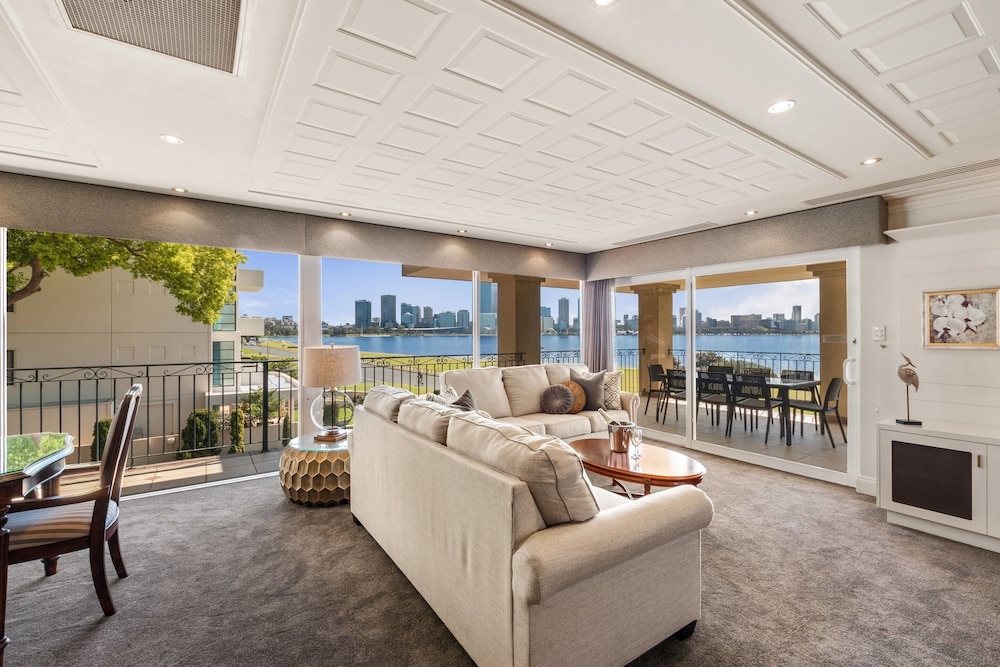 The Peninsula Riverside Serviced Apartments 47/73