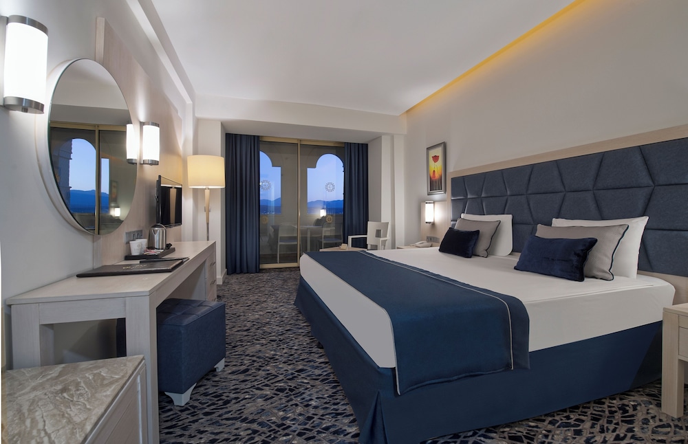 Connecting, Twin Beds, Sea Side, Sofa