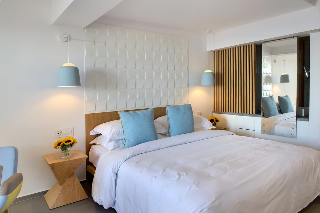 Junior Suite, Lateral Side Sea View