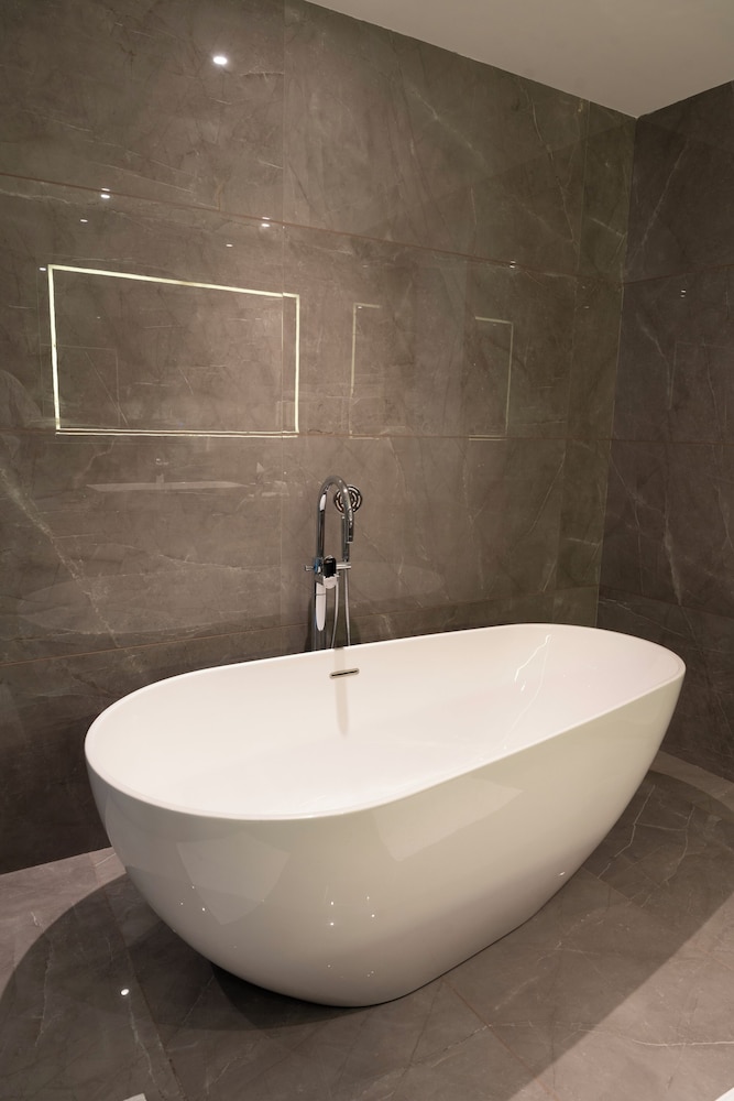 Fairfield by Marriott Vadodara 47/49