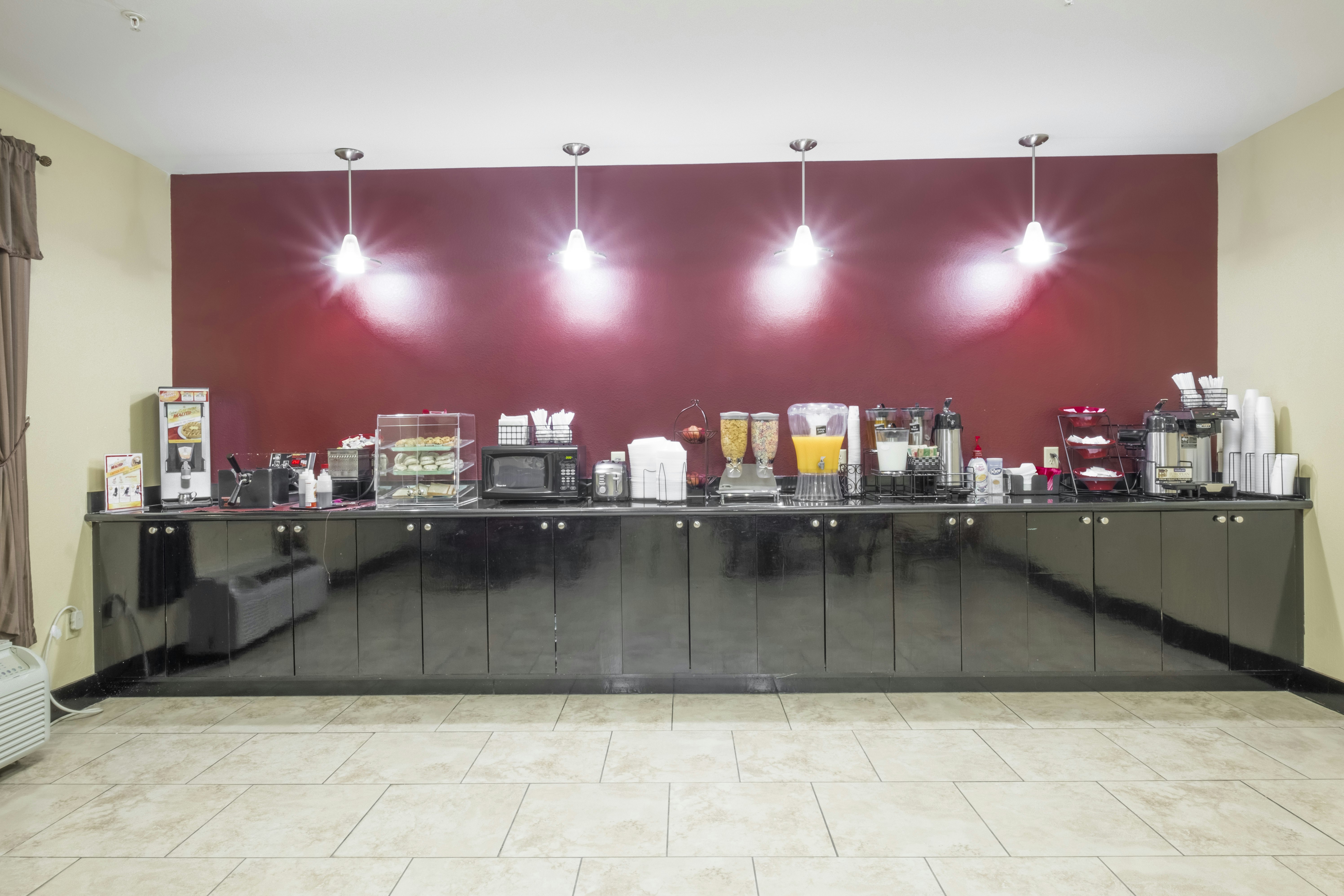 Red Roof Inn & Suites Lake Charles 10/43