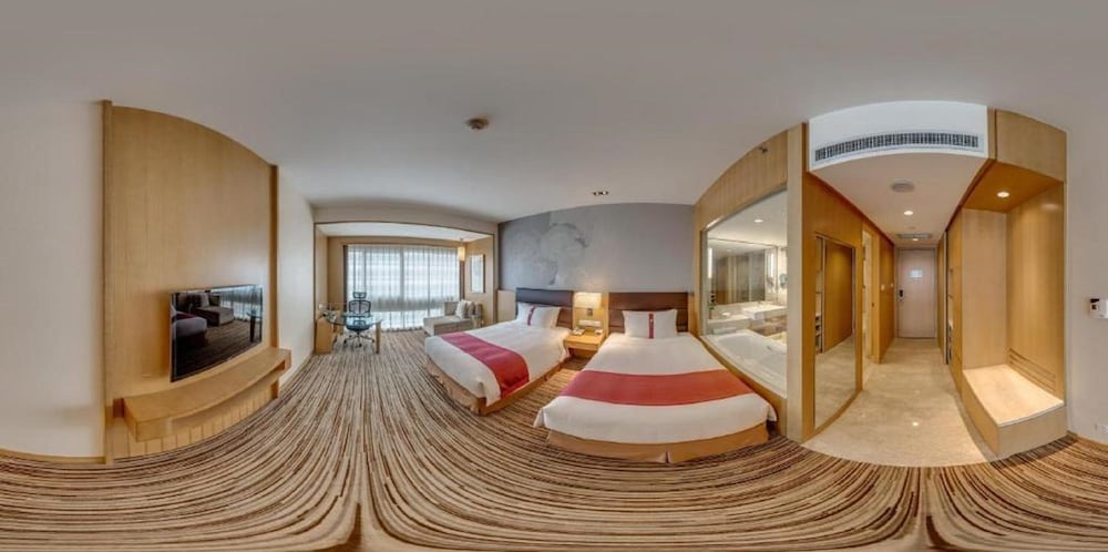 HOLIDAY INN SHIJIAZHUANG CENTRAL 40/77