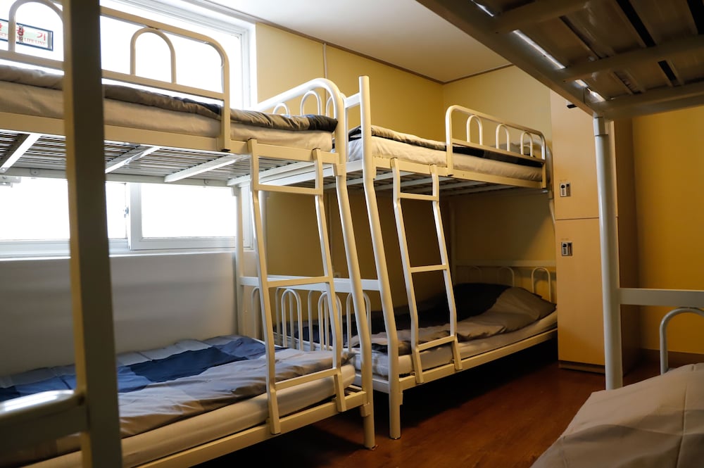 Busan Suk Bak Dot Com Guest House 15/52