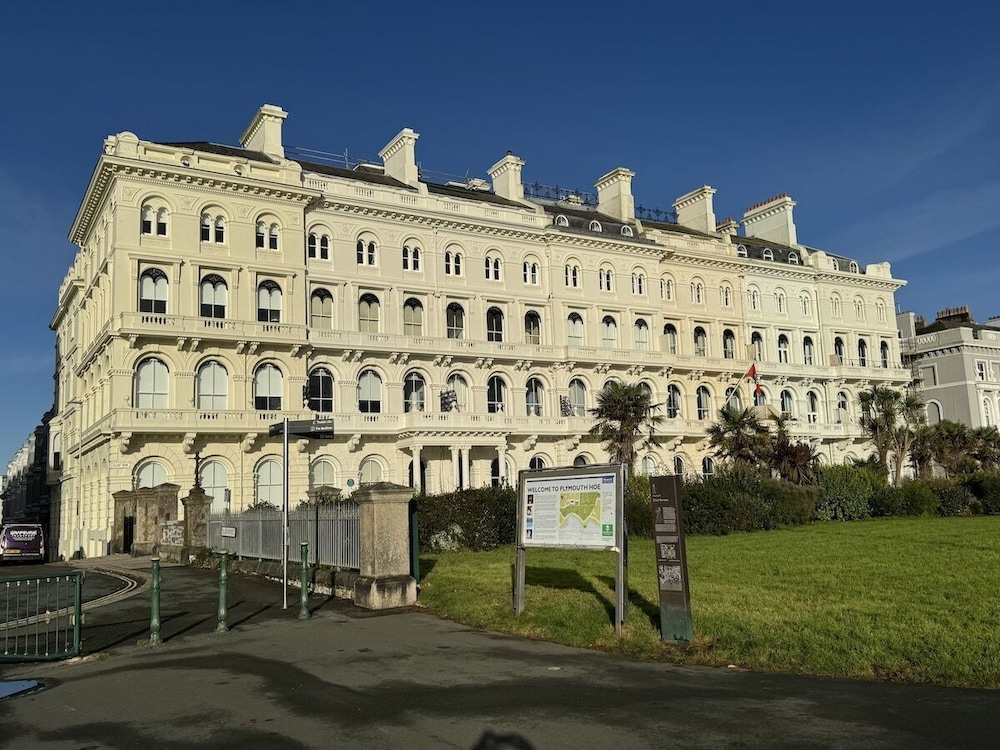 1 Elliot Terrace 4/50