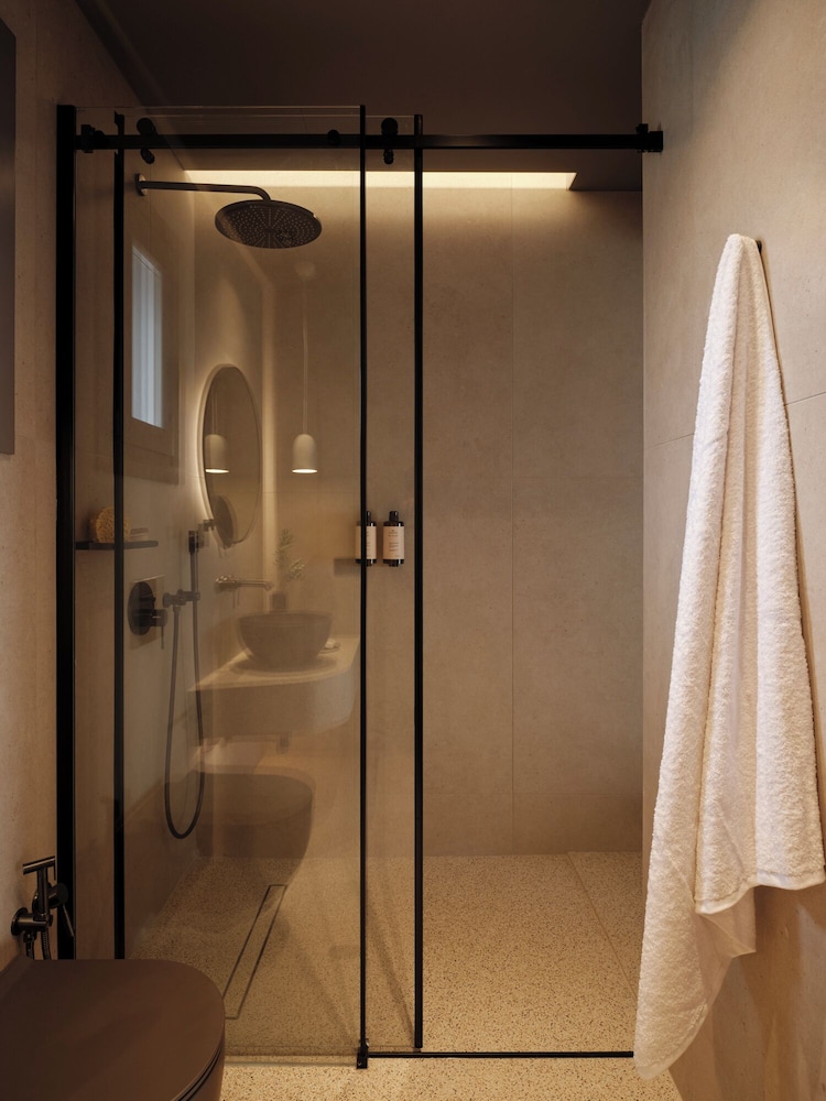 Enarma Suites & Spa 64/65