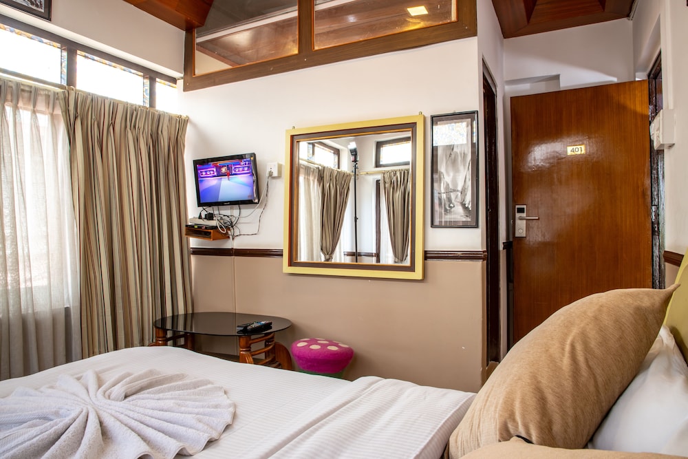 Shangri-La Boutique Hotel 9/50