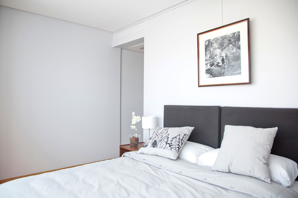 ART SUITES AND GALLERY photo5