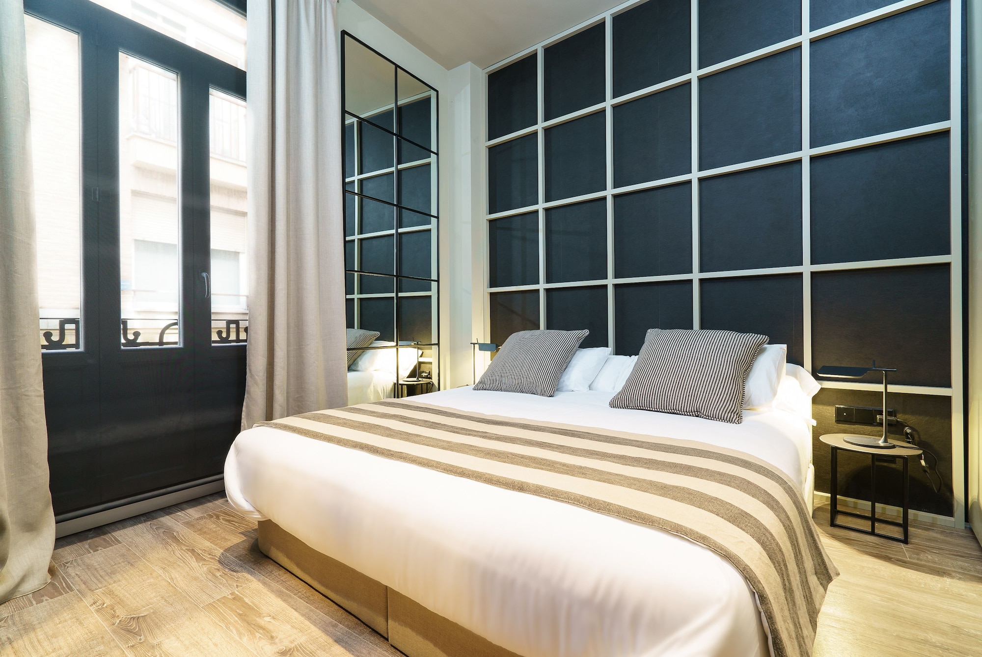SUPERIOR, DOUBLE BED