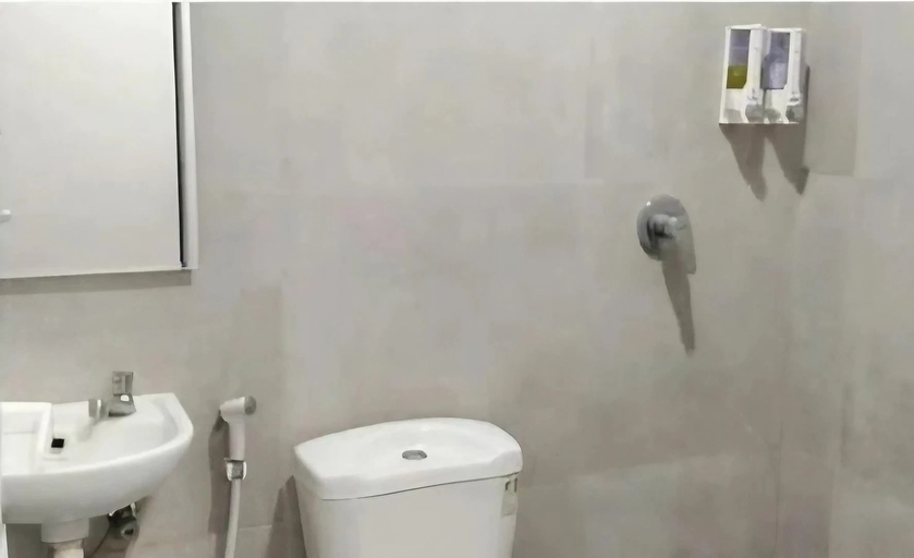غرفة ثلاثية، Smart Budget Hotel 2/2