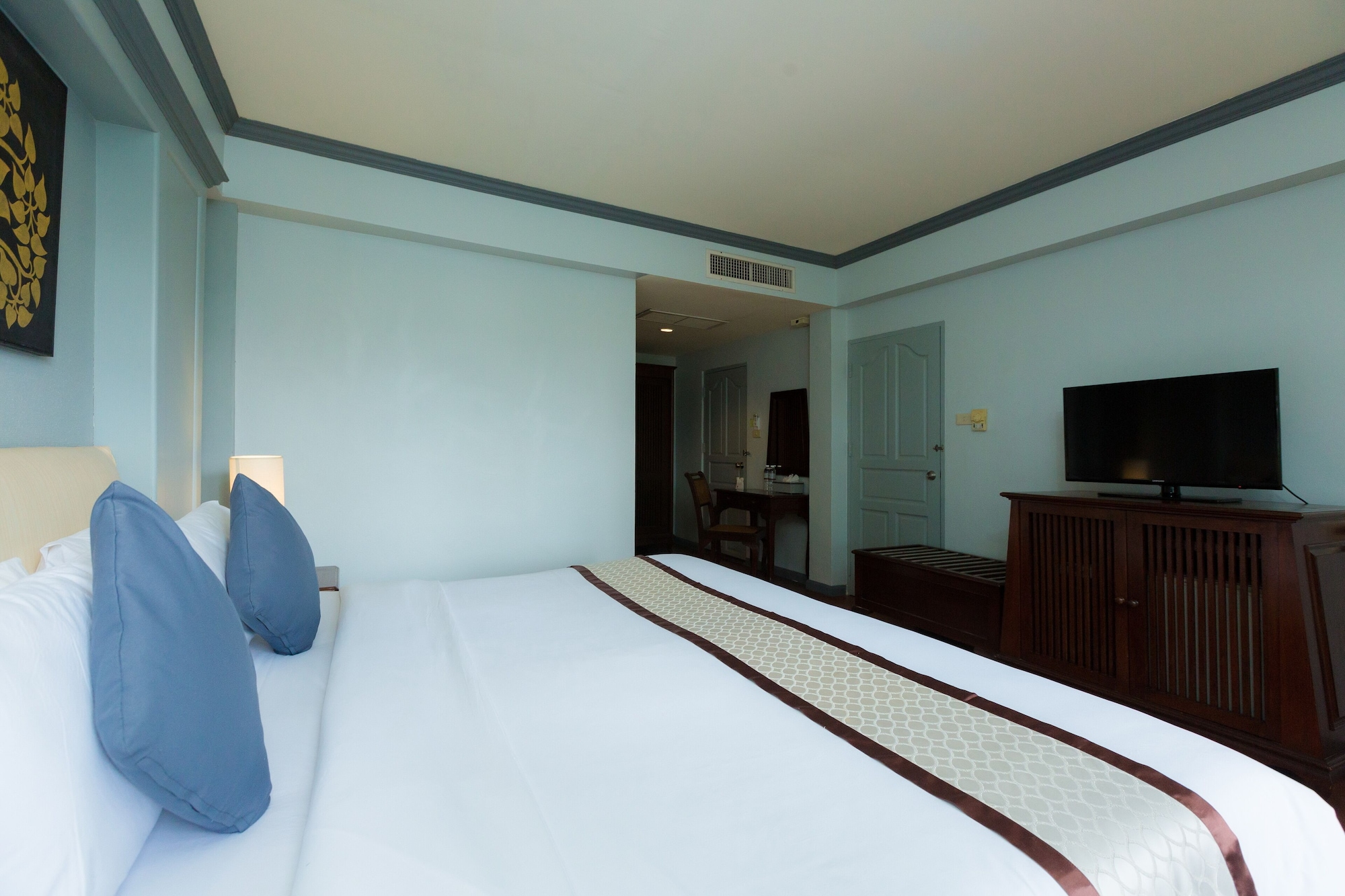 2 Bedrooms, Connecting, 4 Beds