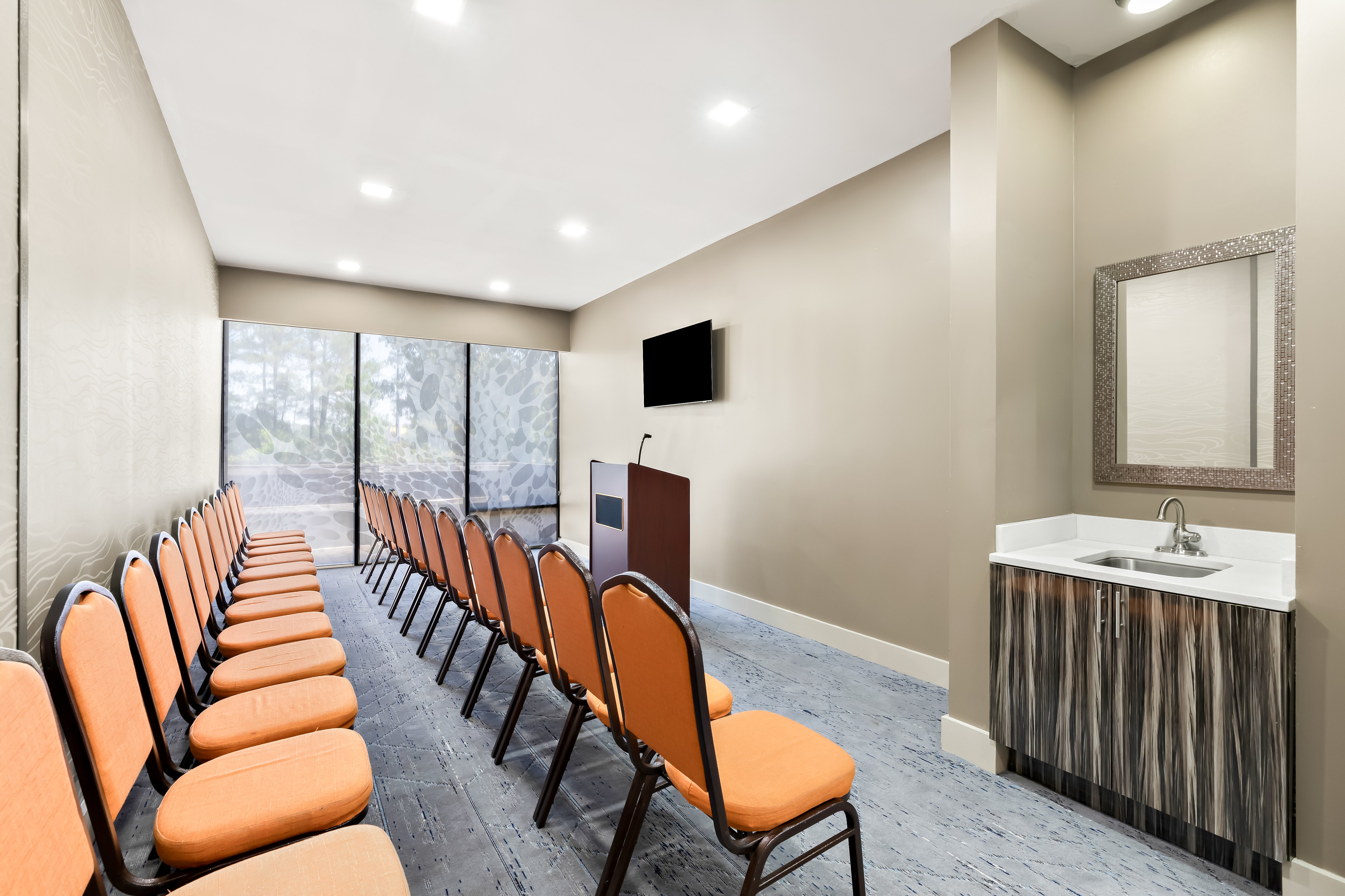 Holiday Inn Express Atlanta Galleria Ballpark Areaa 32/46