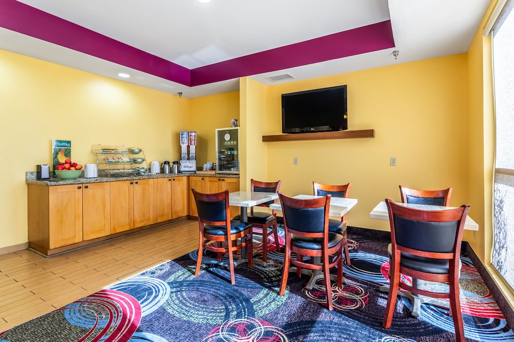 restaurant-cafeteria
